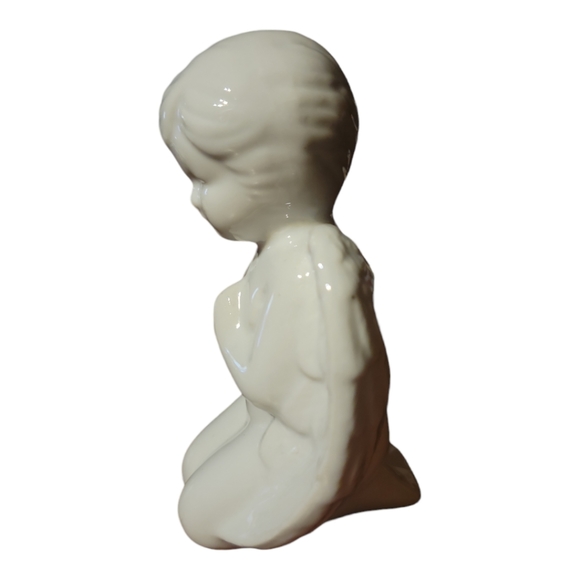 Vtg Glazed White Ceramic Angel Cherub Praying Kneeling - Picture 4 of 7